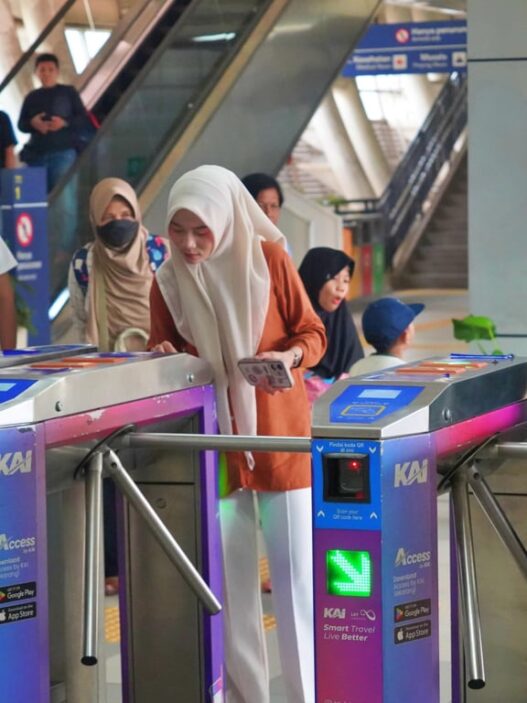 Hari Pertama WFH ASN, Pengguna LRT Jabodebek Turun 10 Persen, Layanan Tetap Optimal