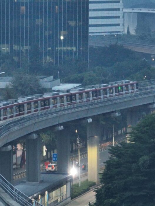 LRT Jabodebek Jaga Ketepatan Waktu di Atas 99% di Tengah Tingginya Mobilitas Perkotaan