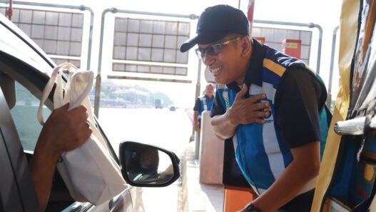 Rayakan Hari Konsumen Nasional, JTT Hadirkan Kejutan Manis bagi Pengguna Jalan Tol Trans Jawa
