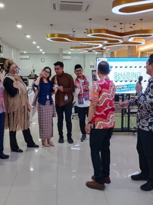 Semarak Hari Kartini, BRI Region 6 Gelar Lomba Busana Nasional untuk Pekerja