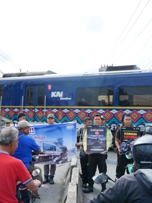 Himbauan Kepada Masyarakat untuk Taat Saat Melintas di Perlintasan Kereta Api Demi Keselamatan Bersama