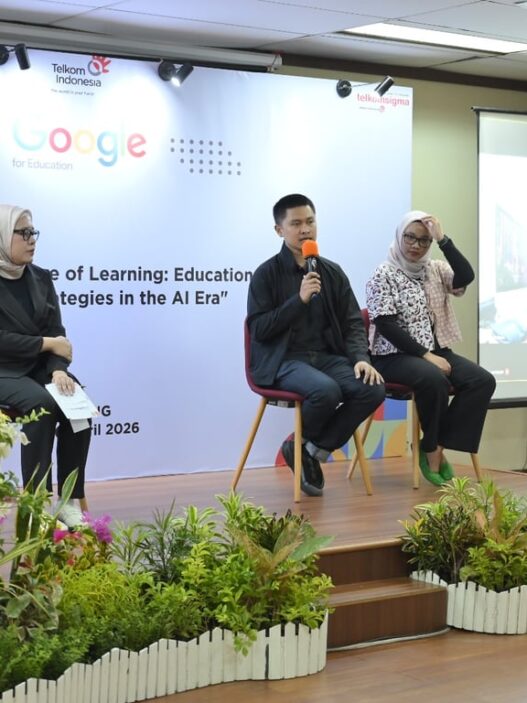 Telkom Indonesia dan Google Dorong Transformasi Pendidikan Digital di Padang melalui AI Connect Offline Series