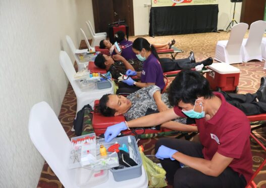 Donor Darah Bali: Rayakan HUT ke-13, Swiss-Belhotel Rainforest Kuta Targetkan 30 Kantong Darah untuk Selamatkan Nyawa