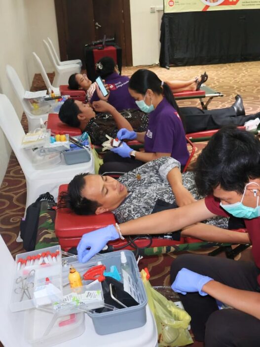 Donor Darah Bali: Rayakan HUT ke-13, Swiss-Belhotel Rainforest Kuta Targetkan 30 Kantong Darah untuk Selamatkan Nyawa