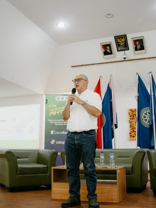 Masih Maraknya Pinjol Ilegal, Adapundi Berikan Literasi dan Inklusi Keuangan pada Mahasiswa dan UMKM di Bali