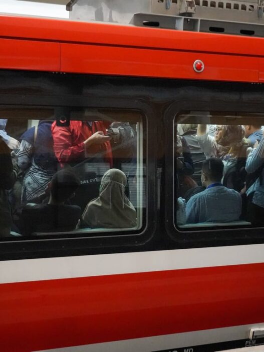 LRT Jabodebek Dukung Mobilitas Masyarakat Selama Penyesuaian Operasional Perjalanan Kereta di kawasan Bekasi