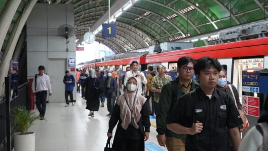Pengguna LRT Jabodebek Tembus 127 Ribu, Jadi Alternatif Mobilitas di Tengah Penyesuaian Operasional Bekasi