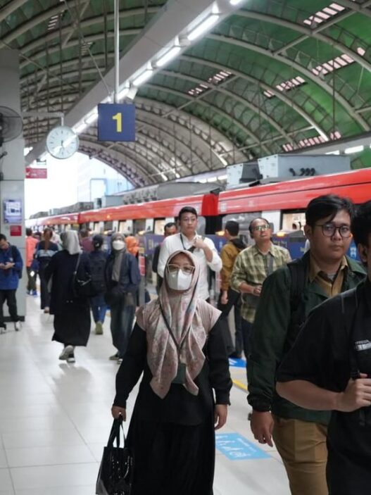 Pengguna LRT Jabodebek Tembus 127 Ribu, Jadi Alternatif Mobilitas di Tengah Penyesuaian Operasional Bekasi