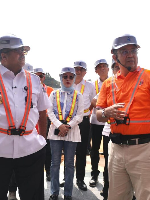 Tak Lagi Kesulitan Air, Warga Semanan Kini Nikmati Layanan Dari IPA Portabel PAM JAYA