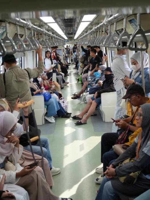 Long Weekend 1–3 Mei, LRT Jabodebek Operasikan 270 Perjalanan per Hari, Jadi Solusi Mobilitas Liburan Terintegrasi dan Terjangkau