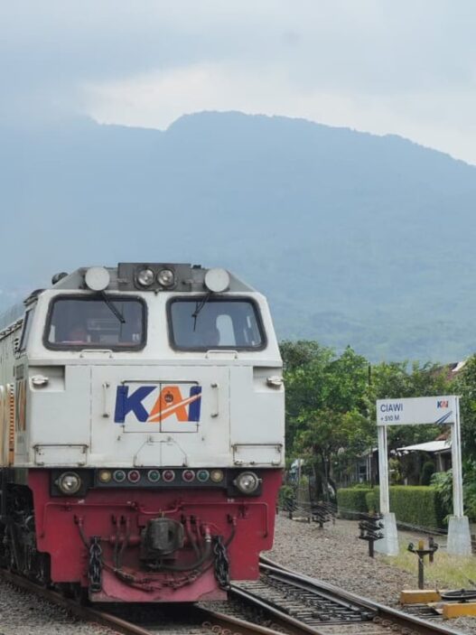 Untuk Keselamatan dan Kelancaran Perjalanan, Sejumlah KA Dialihkan Melewati wilayah Daop 2 Bandung Imbas Gangguan Perjalanan KA di Stasiun Bumiayu