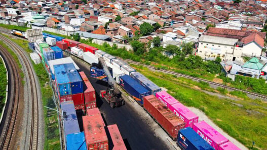 Dukung Konektivitas Distribusi, KAI Logistik Siap Tingkatkan Kapasitas Angkut Peti Kemas Ke Semarang