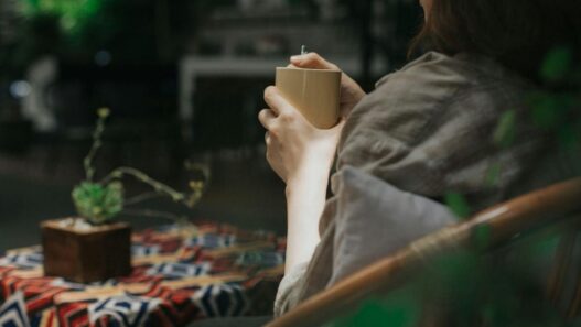 Slow Living Jadi Tujuan Finansial Baru Anak Muda, Kenapa Banyak yang Mulai Mengejarnya?