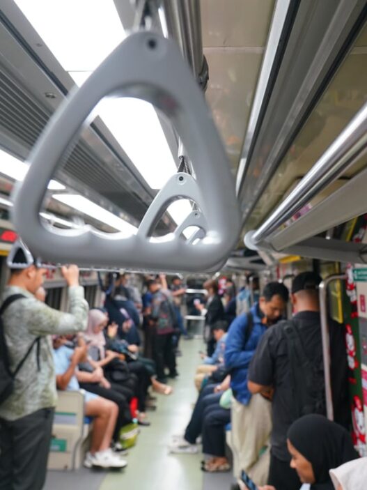 Transportasi Publik Makin Diminati Saat Libur Panjang, KAI Layani 195.141 Pengguna LRT Jabodebek
