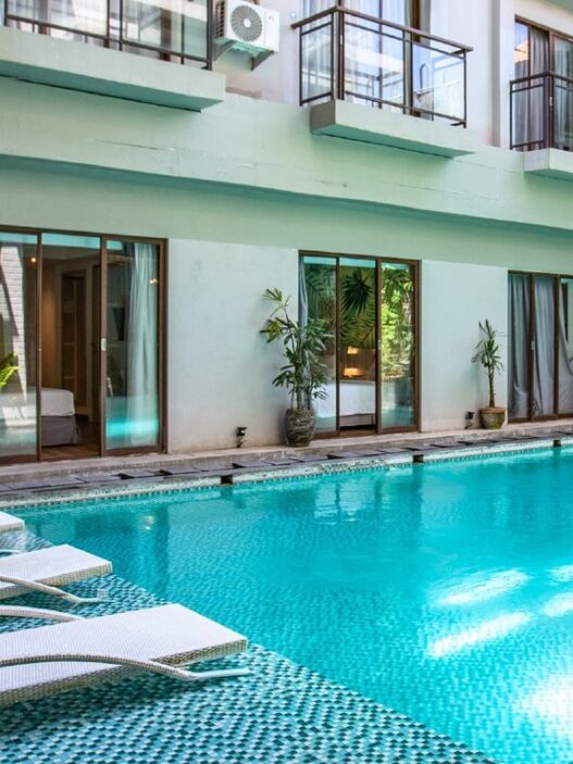 Seminyak vs Canggu: Mana yang Lebih Cocok untuk Liburanmu?