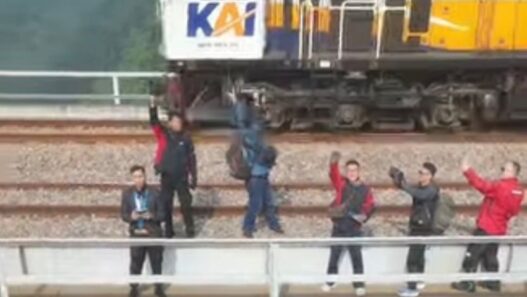 KAI Daop 2 Bandung Larang Masyarakat Masuki Area Terbatas Perekeretaapian Demi Keselamatan