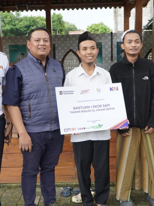 Sambut Idul Adha, KAI Daop 1 Jakarta Salurkan Bantuan Hewan Qurban melalui Program TJSL kepada Lembaga Sosial