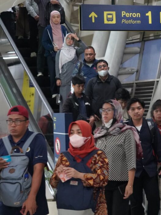 KAI Akomodir Kebutuhan Pengguna LRT Jabodebek di Libur Nasional dan Weekday