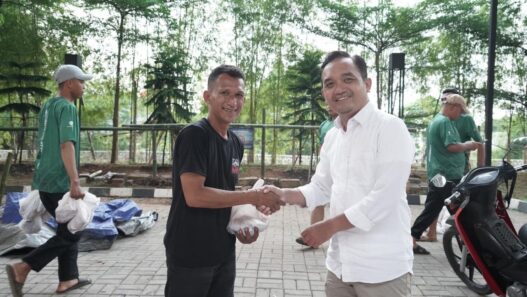 Momen Iduladha, LRT Jabodebek Distribusikan Daging Kurban kepada Warga & Yayasan Sekitar Operasional