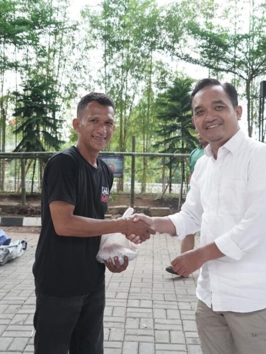 Momen Iduladha, LRT Jabodebek Distribusikan Daging Kurban kepada Warga & Yayasan Sekitar Operasional
