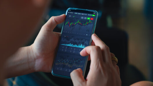 Apa Itu Social Trading? Cara Kerja dan Keuntungannya