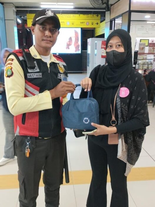 Mobilitas Tinggi Picu Kelalaian, Puluhan Barang Tertinggal Setiap Hari di LRT Jabodebek