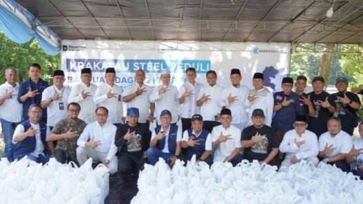 Krakatau Steel Group Salurkan Daging Kurban  untuk Masyarakat Cilegon