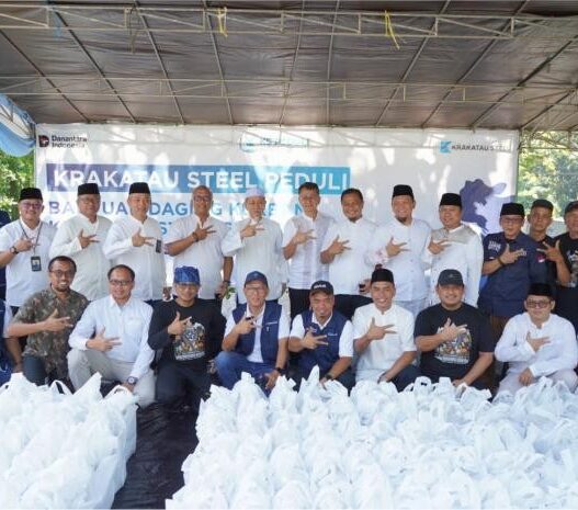 Krakatau Steel Group Salurkan Daging Kurban  untuk Masyarakat Cilegon