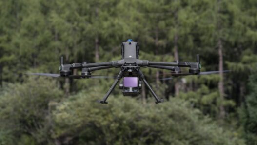 Inspeksi Aset Transmisi Listrik Berbasis Drone LiDAR
