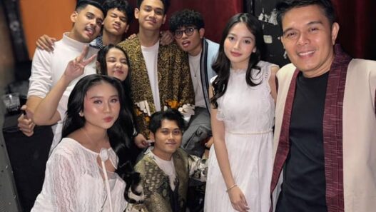 Aditya Gumay Hadirkan ‘Ghost Buzzer’, Machika Luna, dan Musik Akustik di Hari Buruh