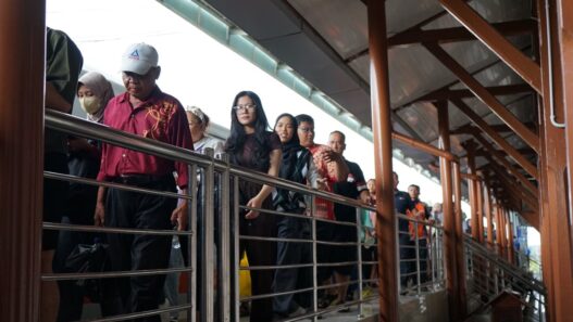 KAI Bandara Layani 78.226 Penumpang Selama Libur May Day 2025, Ajak Masyarakat Tertib Saat Melintas Perlintasan