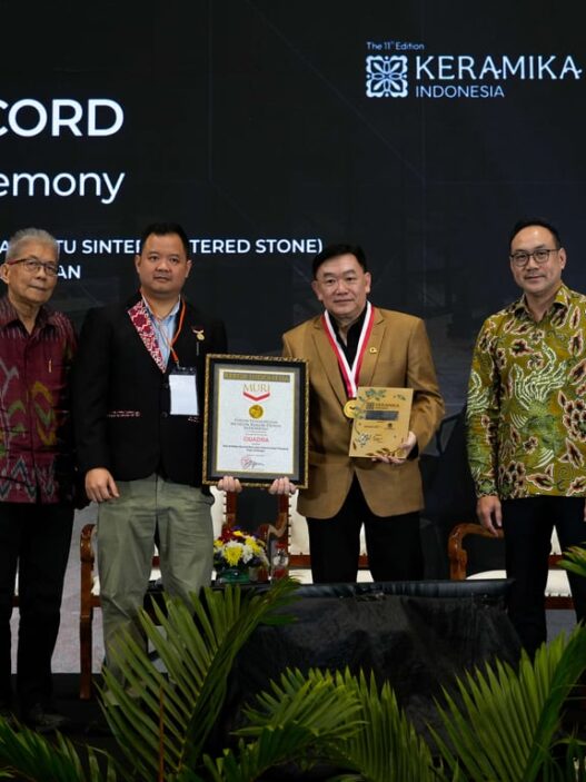 MENEGASKAN DOMINASI LOKAL, QUADRA DAN ROMAN HADIRKAN INOVASI MATERIAL BERSTANDAR GLOBAL