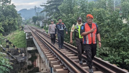 KAI Daop 2 Bandung Ajak Masyarakat Berperan Serta Jaga Keselamatan Perjalanan Kereta Api