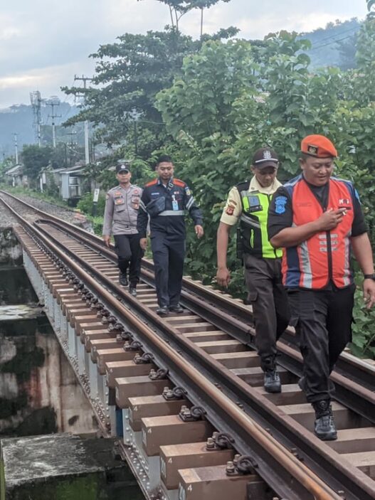 KAI Daop 2 Bandung Ajak Masyarakat Berperan Serta Jaga Keselamatan Perjalanan Kereta Api