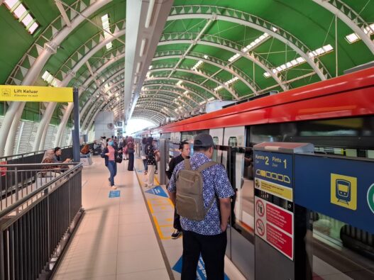 Libur Panjang, 228 Ribu Orang Pilih LRT Jabodebek untuk Wisata dan Aktivitas Kota