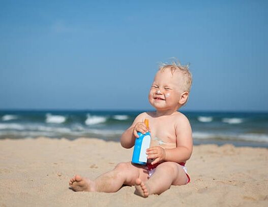 Ciri Sunscreen yang Aman untuk Kulit Bayi dan Anak