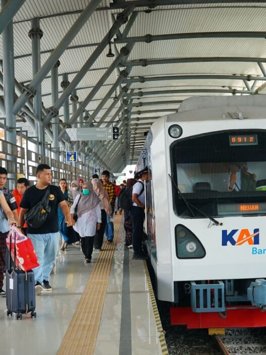 KAI Bandara Jadi Pilihan Transportasi Masyarakat, 130 Ribu Penumpang Terlayani Saat Libur Waisak dan Idul Adha