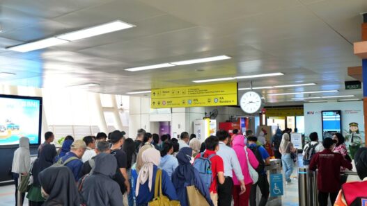 Tingkatkan Kenyamanan Pengguna, LRT Jabodetabek Lakukan Uji Coba tambah Frekuensi Perjalanan di Jam Sibuk Pagi Mulai 8 Juni 2026.